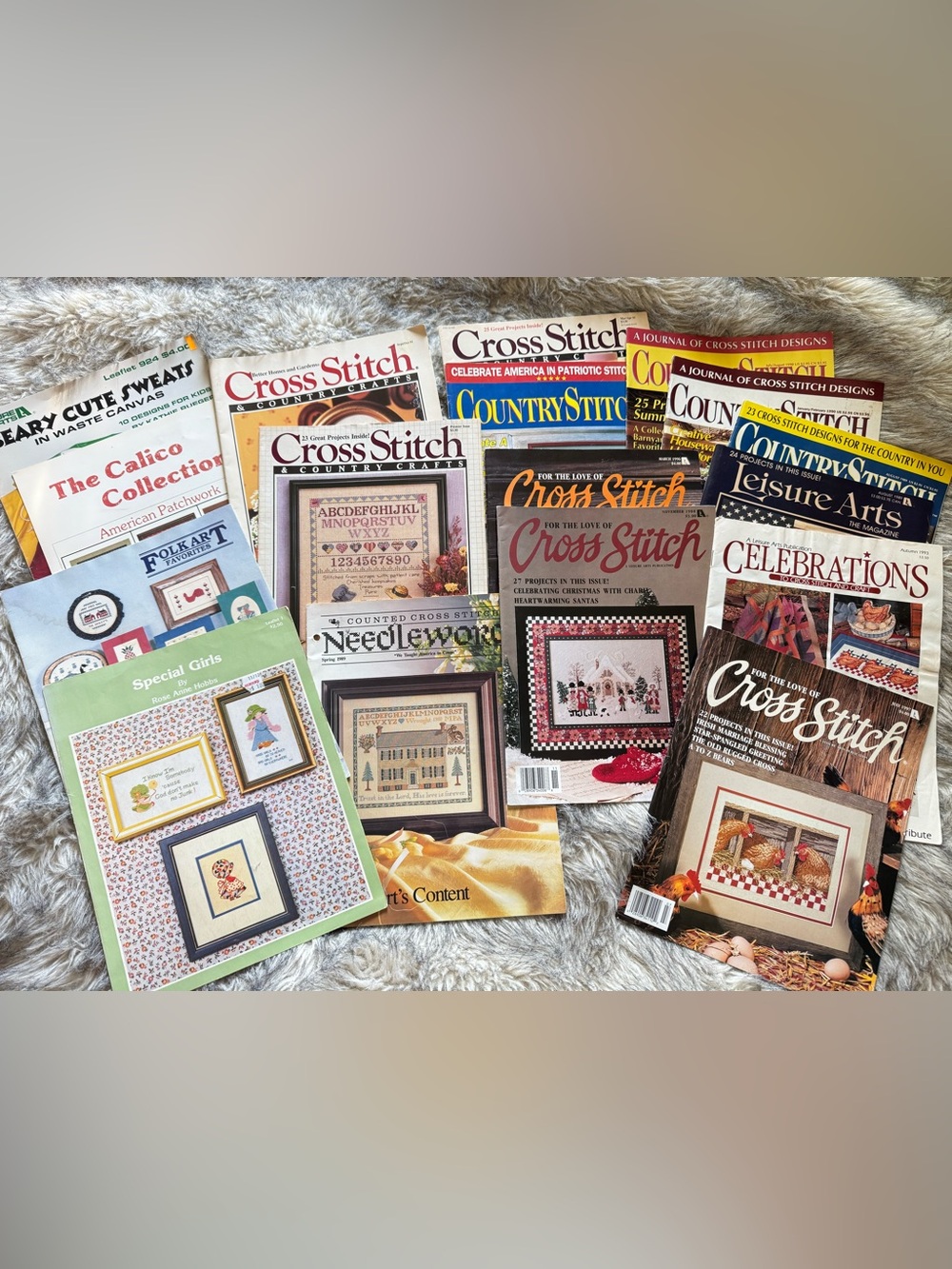 17 Piece Lot of 1980’s & 1990’s Vintage Cross Stitch magazines and Leaflets - Picture 2 of 16